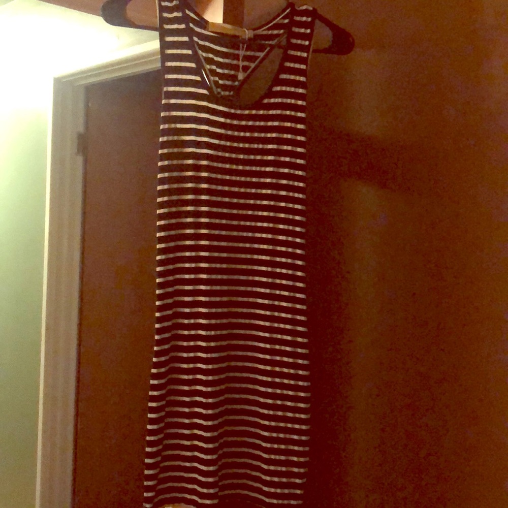 Short black and white dress